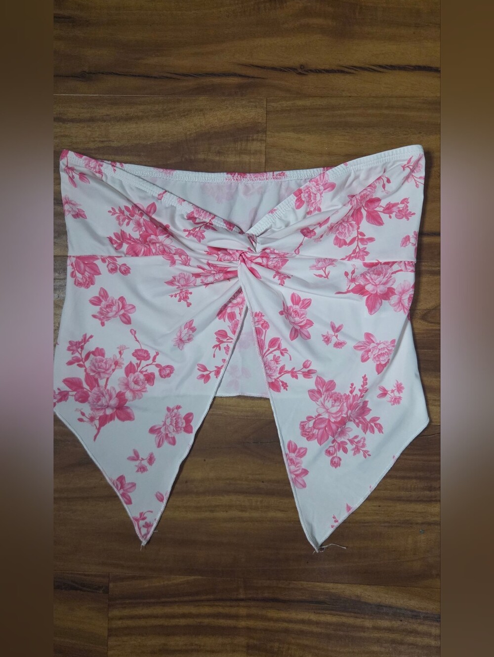 SHEIN Pink & White Floral Twist-Front Top – Size XS